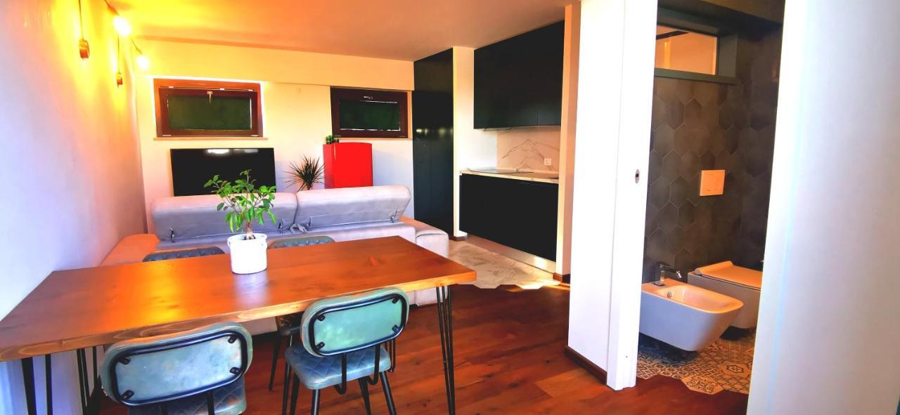 Apartamento Cosy Penthouse Loft With Stunning View Roma Exterior foto